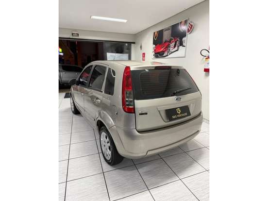 FORD-FIESTA-2010