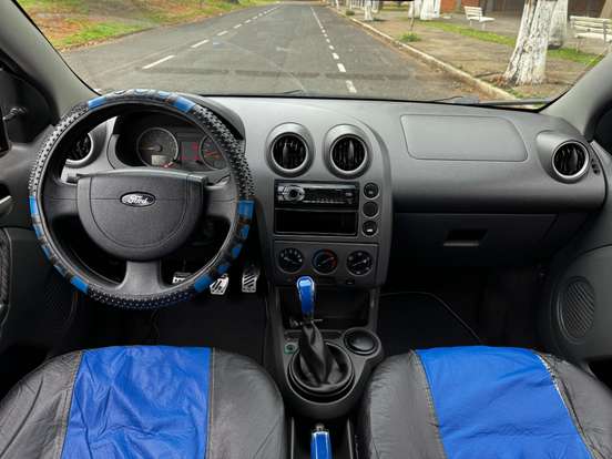 FORD-FIESTA-2005