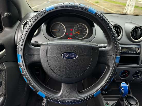 FORD-FIESTA-1.6 MPI SEDAN 8V FLEX 4P MANUAL FORD-FIESTA-2005