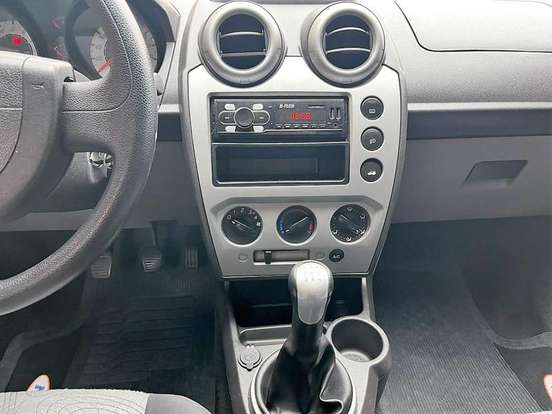 FORD-FIESTA-2008