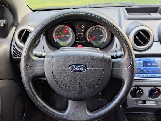 FORD-FIESTA-2013