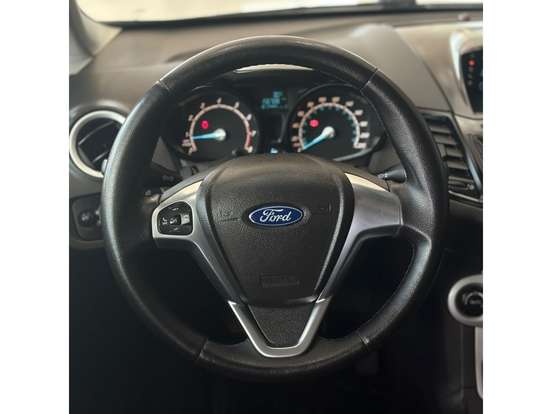 FORD-FIESTA-2015