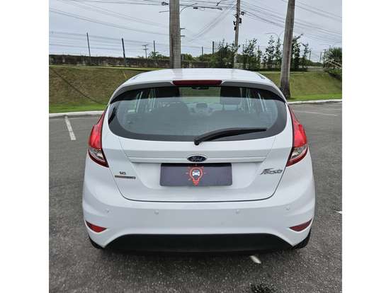 FORD-FIESTA-2015