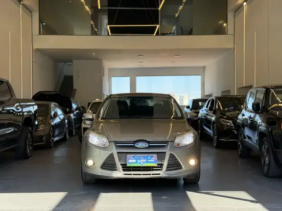 FORD-FOCUS-2.0 SE SEDAN 16V FLEX 4P POWERSHIFT FORD-FOCUS-2014