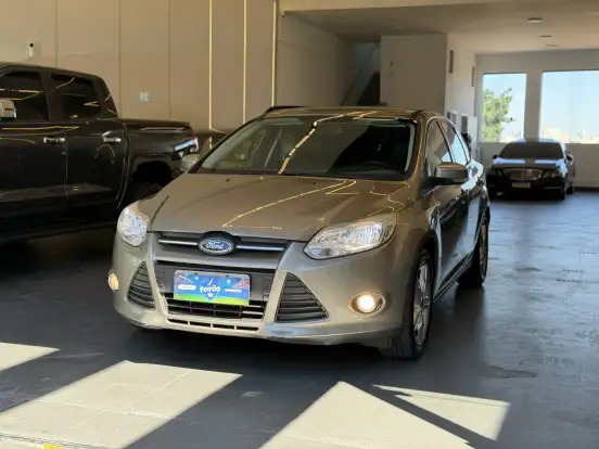 FORD-FOCUS-2.0 SE SEDAN 16V FLEX 4P POWERSHIFT FORD-FOCUS-2014
