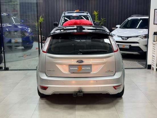 FORD-FOCUS-2011