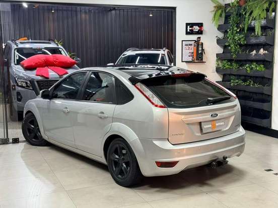 FORD-FOCUS-2011