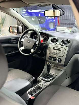 FORD-FOCUS-2011