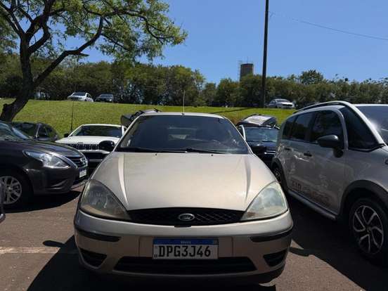 FORD-FOCUS-2004