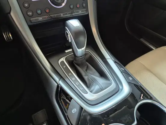 FORD-FUSION-2015