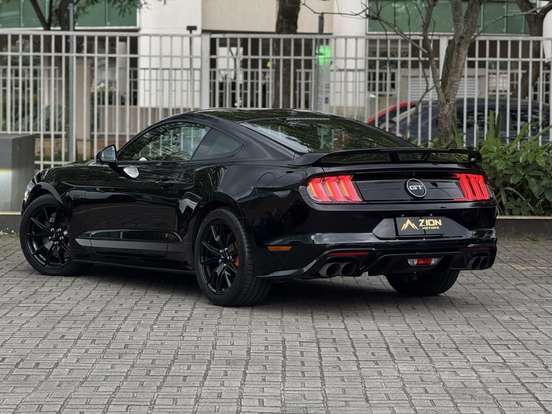 FORD-MUSTANG-2020