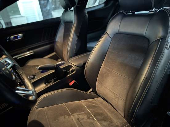 FORD-MUSTANG-2020