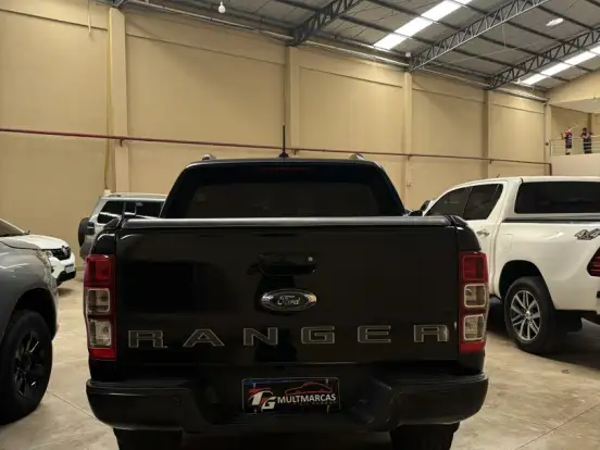 FORD-RANGER-2.2 BLACK 4X2 CD 16V DIESEL 4P AUTOMÁTICO FORD-RANGER-2022