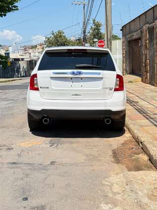 FORD-EDGE-2011