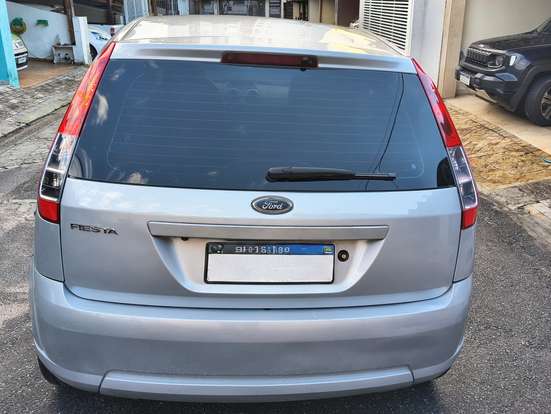 FORD-FIESTA-2009