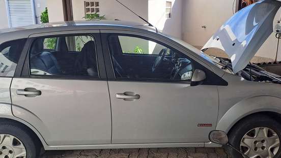 FORD-FIESTA-2010