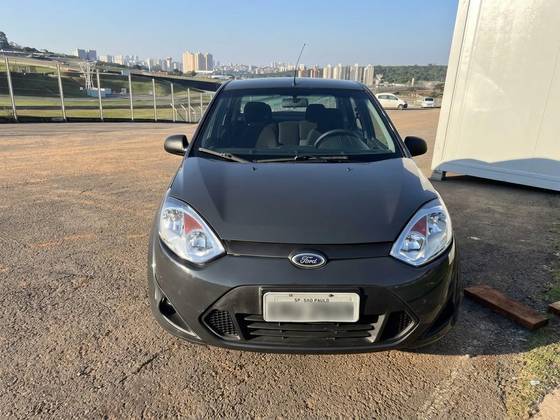 FORD FIESTA 1.6 ROCAM SEDAN 8V FLEX 4P MANUAL