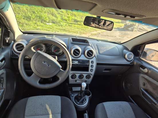 FORD-FIESTA-2011