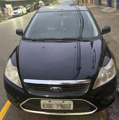 FORD-FOCUS-2010
