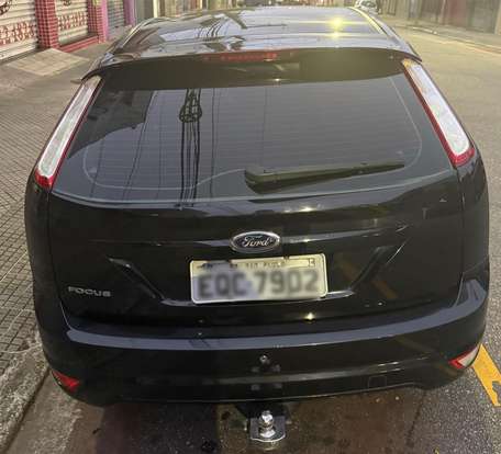 FORD-FOCUS-2010