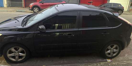 FORD-FOCUS-2010