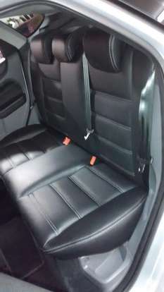 FORD-FOCUS-2010