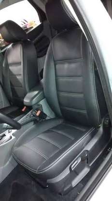 FORD-FOCUS-2010