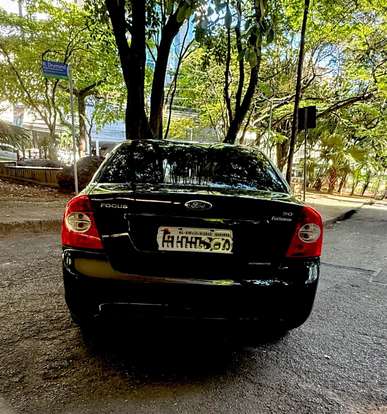 FORD-FOCUS-2011