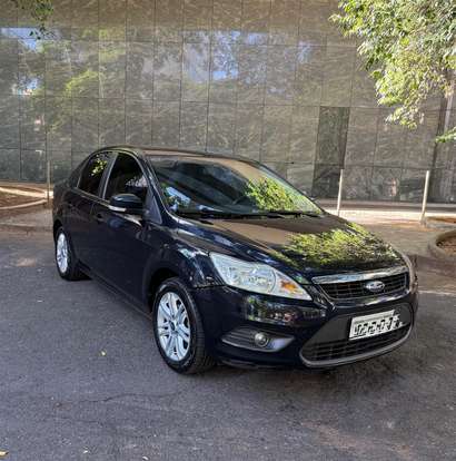 FORD-FOCUS-2011