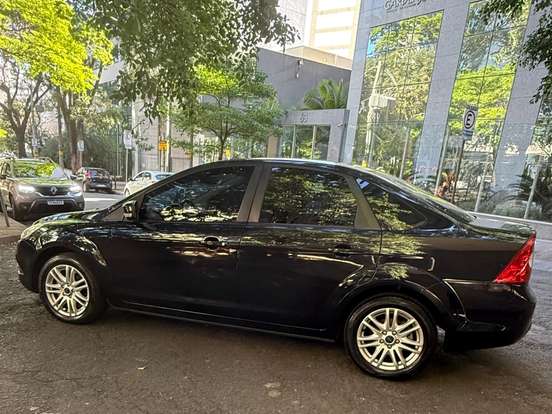 FORD-FOCUS-2.0 GLX 16V FLEX 4P AUTOMÁTICO FORD-FOCUS-2011