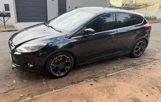 FORD-FOCUS-2014