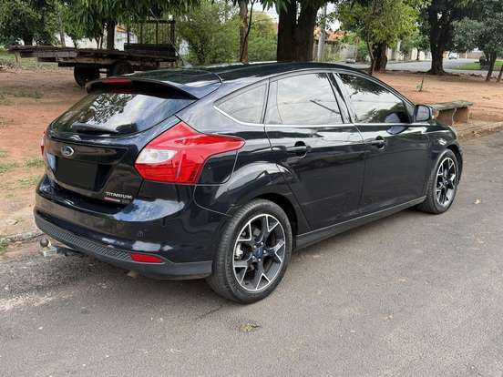 FORD-FOCUS-2014