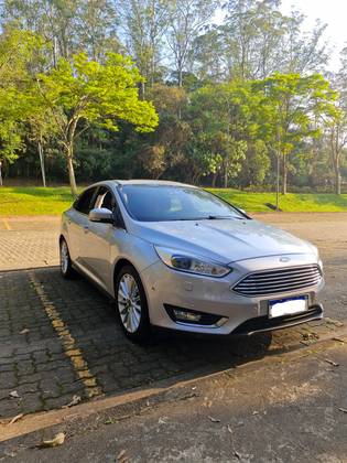 FORD FOCUS 2.0 TITANIUM PLUS FASTBACK 16V FLEX 4P POWERSHIFT