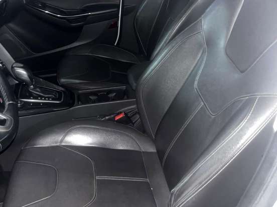 FORD-FOCUS-2.0 TITANIUM PLUS FASTBACK 16V FLEX 4P POWERSHIFT FORD-FOCUS-2017