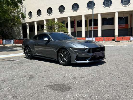 FORD-MUSTANG-2025