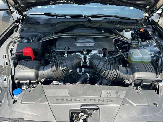 FORD-MUSTANG-2025
