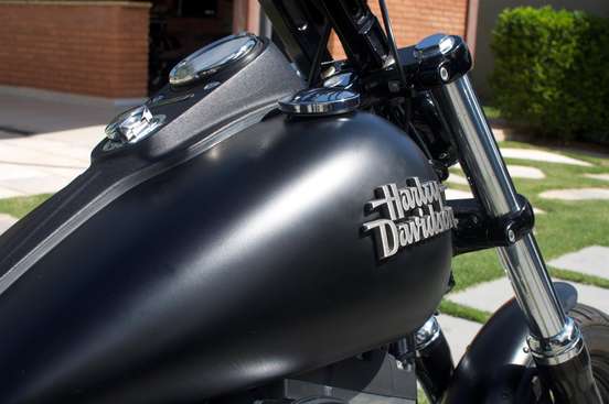 HARLEY-DAVIDSON-DYNA STREET BOB-2016