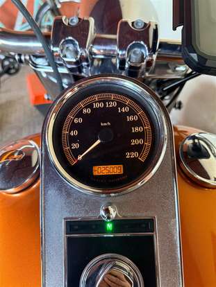 HARLEY-DAVIDSON-SOFTAIL FAT BOY-2017