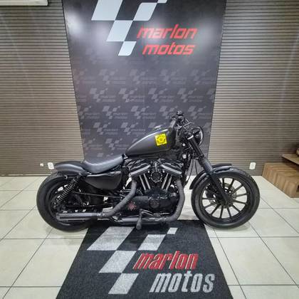 HARLEY-DAVIDSON SPORTSTER XL 883 R 