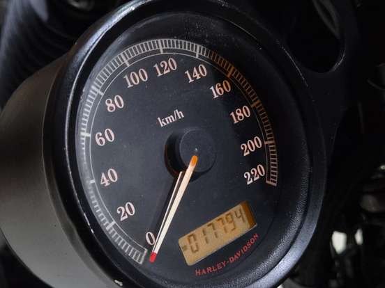 HARLEY-DAVIDSON-SPORTSTER XL 883 R HARLEY-DAVIDSON-SPORTSTER XL 883 R-2008