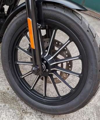 HARLEY-DAVIDSON-SPORTSTER IRON 883-2015