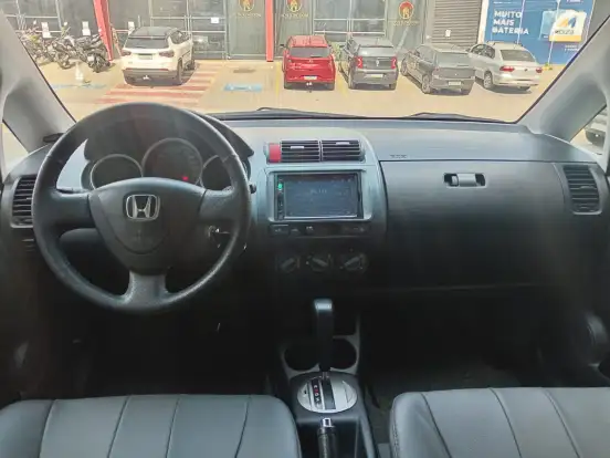 HONDA-FIT-2005