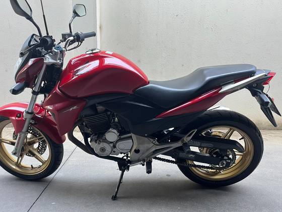HONDA CB 300R 