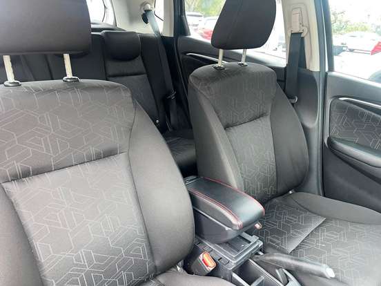 HONDA-FIT-2016