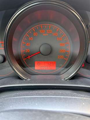 HONDA-FIT-2015