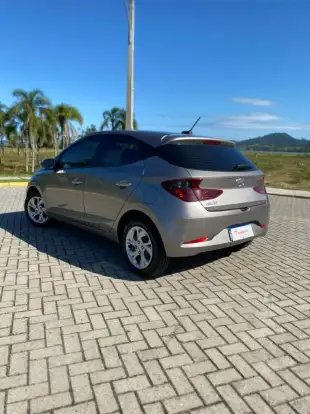 HYUNDAI-HB20-2022