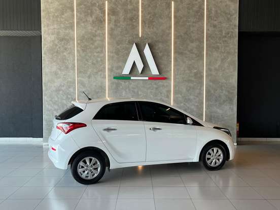 HYUNDAI-HB20-1.0 COMFORT PLUS 12V FLEX 4P MANUAL HYUNDAI-HB20-2017