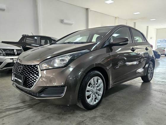 HYUNDAI HB20 1.0 COMFORT PLUS 12V FLEX 4P MANUAL