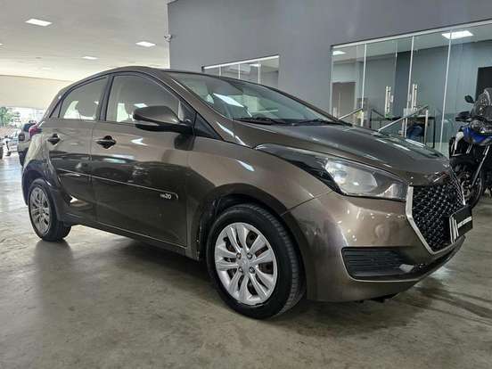 HYUNDAI-HB20-1.0 COMFORT PLUS 12V FLEX 4P MANUAL HYUNDAI-HB20-2017