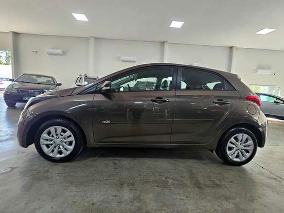 HYUNDAI-HB20-1.0 COMFORT PLUS 12V FLEX 4P MANUAL HYUNDAI-HB20-2017